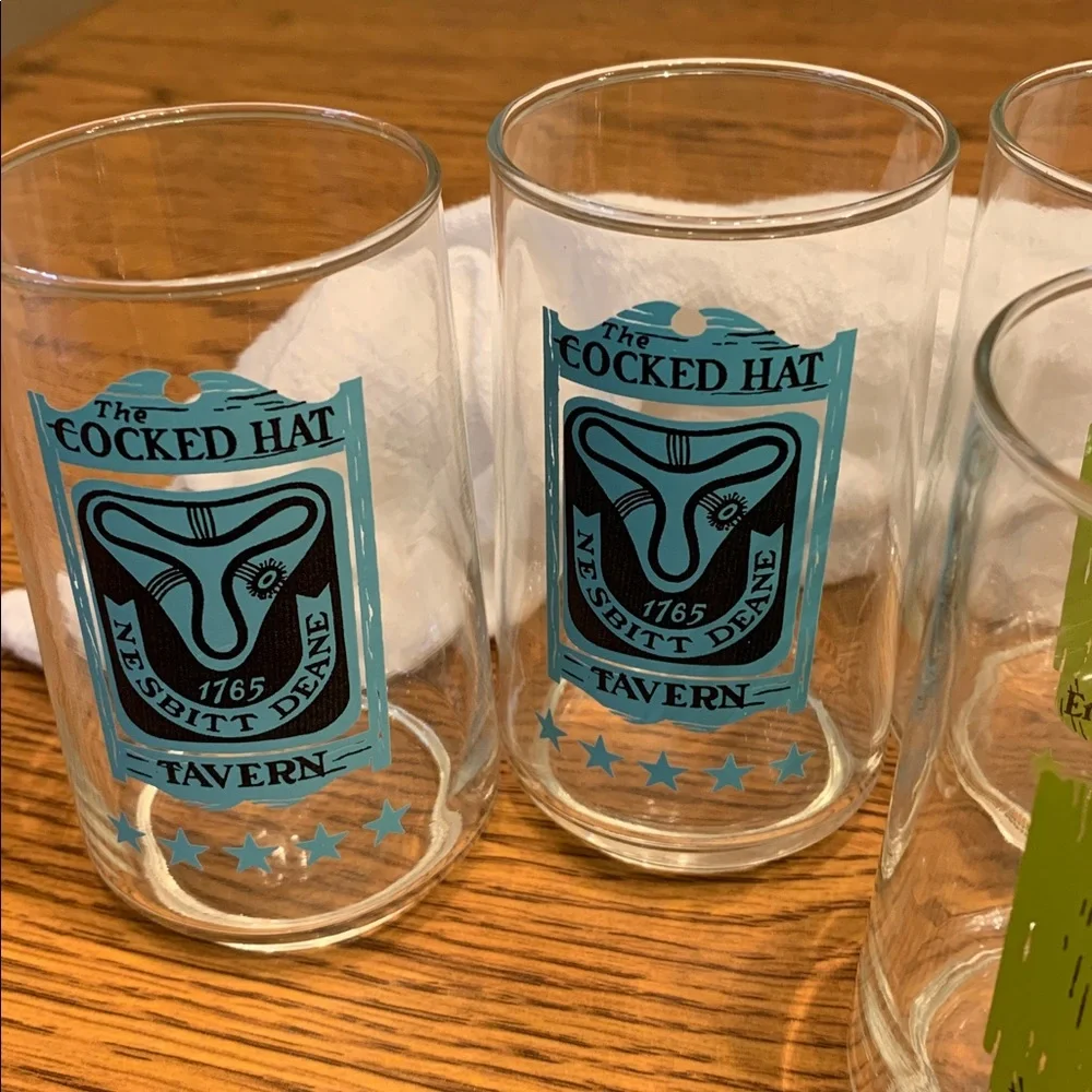 Anchorage Hocking Vintage Tavern sign Glasses Full set of 8 Excellent Condition